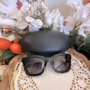 SALVATORE FERRAGAMO Black square sunglasses 53-19-140 mm